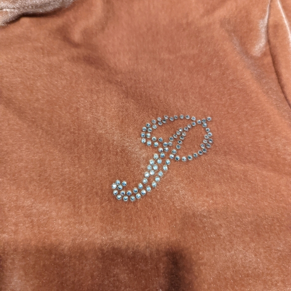 Velvet Tracksuit in Shimmering Brown - Picture 6 of 12